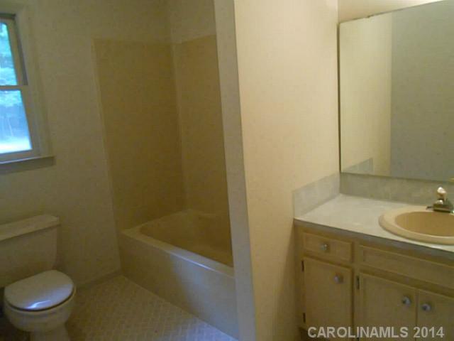 2271 Hicklin Bridge Road Edgemoor, SC 29712 - Photo 7 of 11