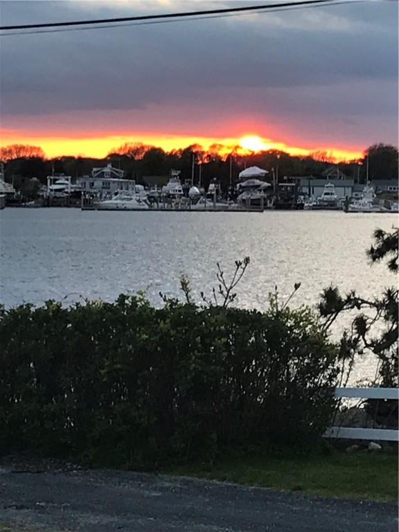 22 Edith Road Narragansett, RI 02882 - Photo 2 of 27