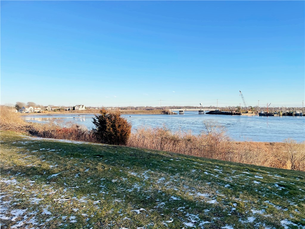 22 Edith Road Narragansett, RI 02882 - Photo 5 of 27