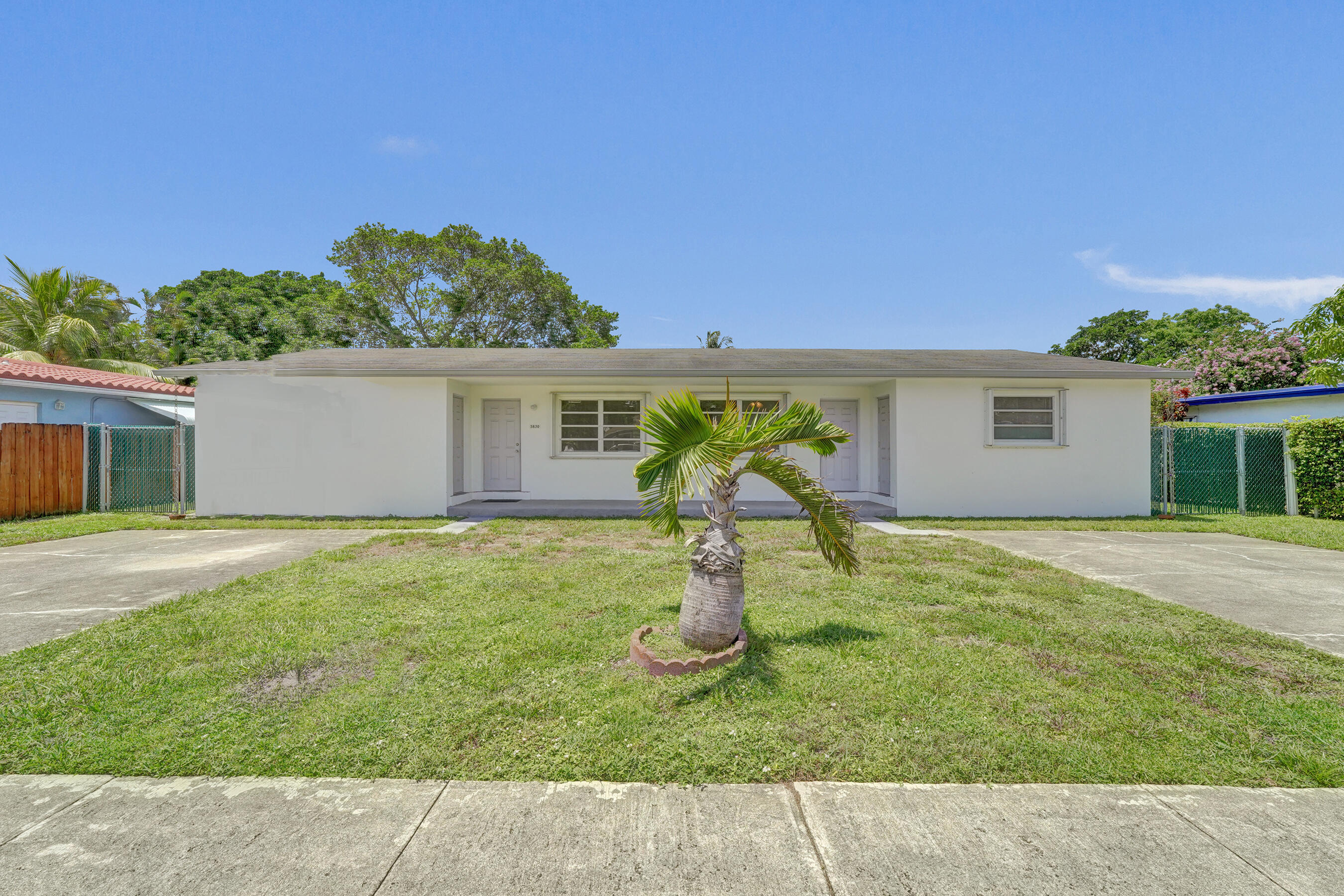5830 Garfield Street Hollywood, FL 33021 - Photo 1 of 54 Welcome