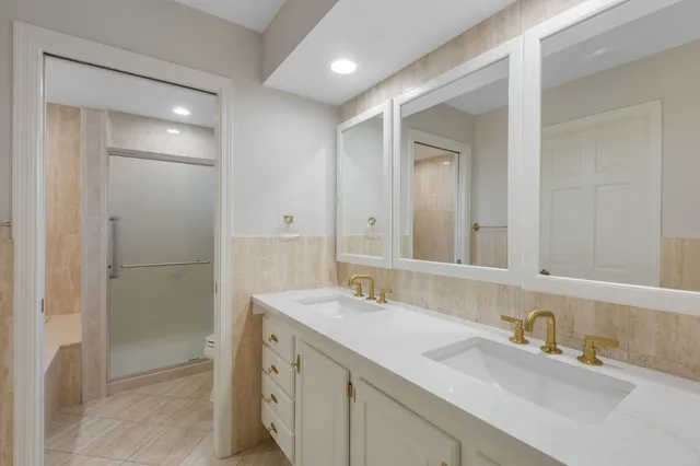 $4,350 | 336 Burchell Avenue, Highwood, IL 60040