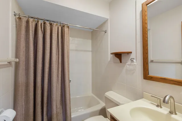 $4,350 | 336 Burchell Avenue, Highwood, IL 60040