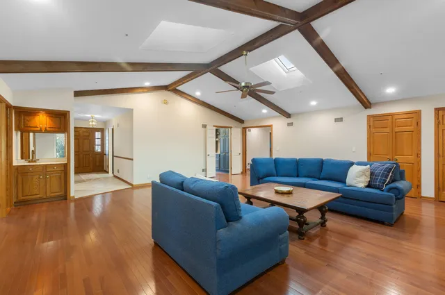 $4,350 | 336 Burchell Avenue, Highwood, IL 60040