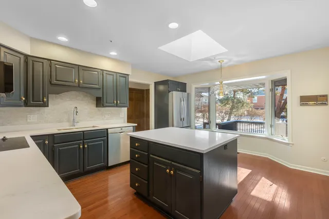 $4,350 | 336 Burchell Avenue, Highwood, IL 60040