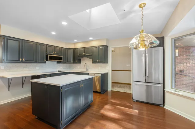 $4,350 | 336 Burchell Avenue, Highwood, IL 60040