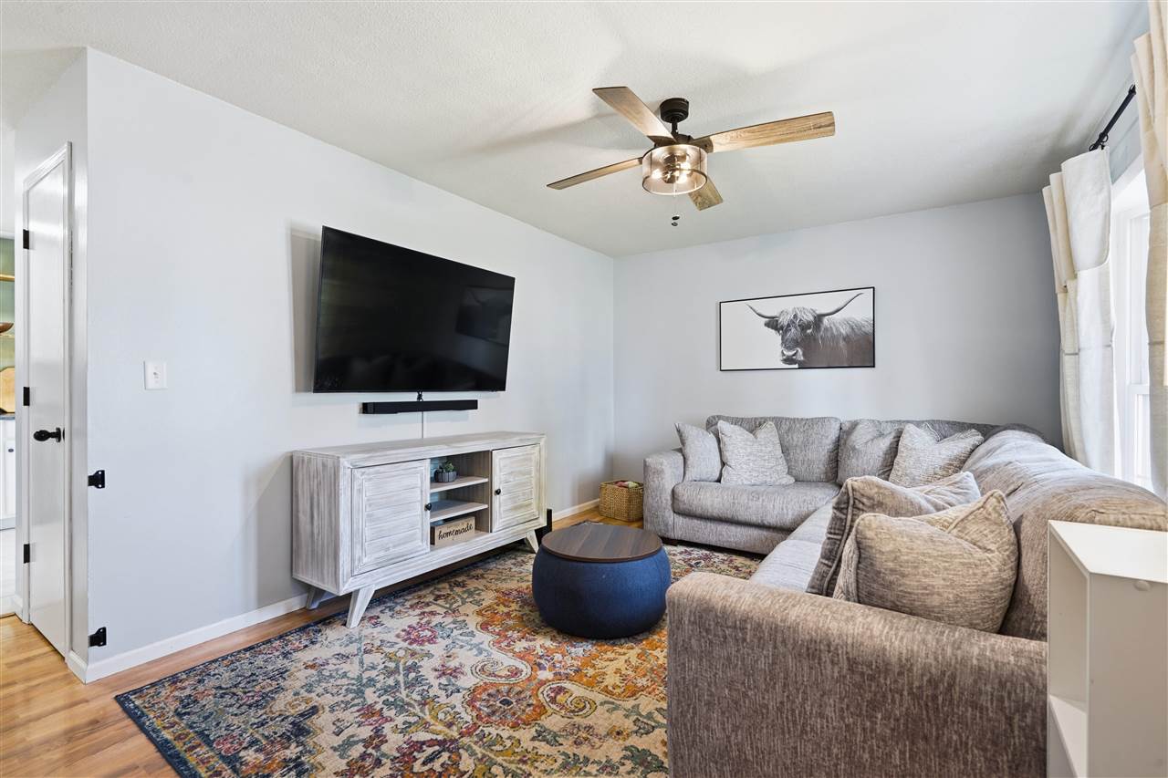 213 Hanover Road Southwest Cedar Rapids, IA 52404 - Photo 3 of 27 Gallery Image 3