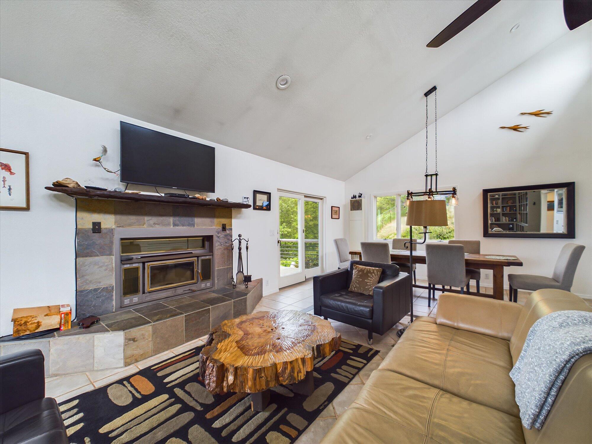 865 Beach Road Whitethorn, CA 95589 - Photo 13 of 60