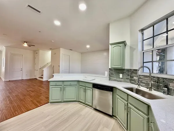 $2,350 | 8614 Miramar Terrace Circle, Unit 8614, Temple Terrace, FL 33637