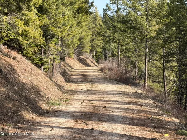 $1,400,000 | Nna Cda River, Kingston, ID 83839