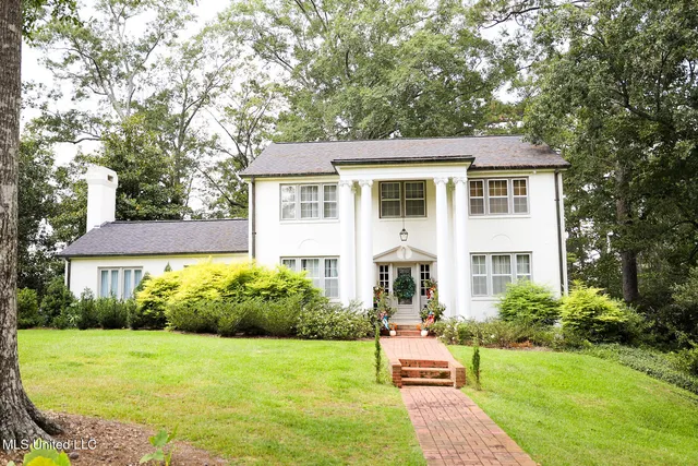 $475,000 | 670 South Cleveland Avenue, Brookhaven, MS 39601