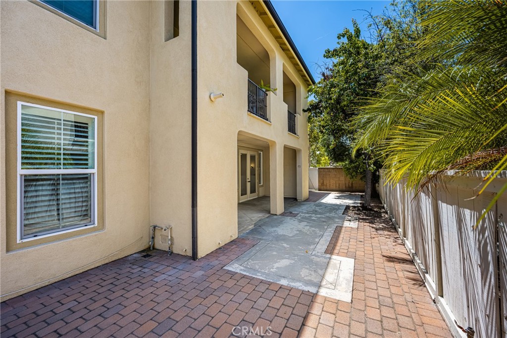 268 Lockford Irvine, CA 92602 - Photo 3 of 5 a view of a house with a yard