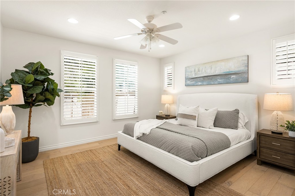 268 Lockford Irvine, CA 92602 - Photo 4 of 5 a bedroom with bed and a window