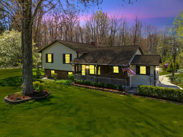 $549,000 | 10343 North Walnut Avenue, Bitely, MI 49309