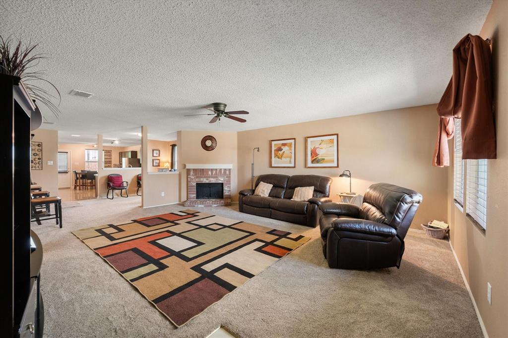 1105 Schenectady Road Arlington, TX 76017 - Photo 7 of 24