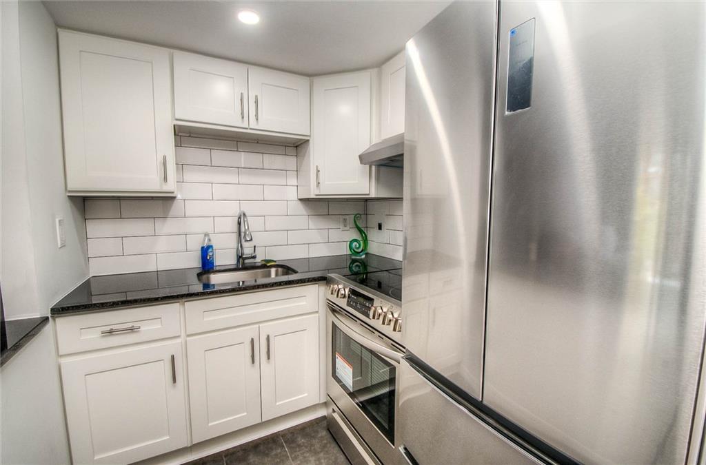 9985 Shore Road, Unit 14D Brooklyn, NY 11209 - Photo 4 of 13 Gallery Image 4