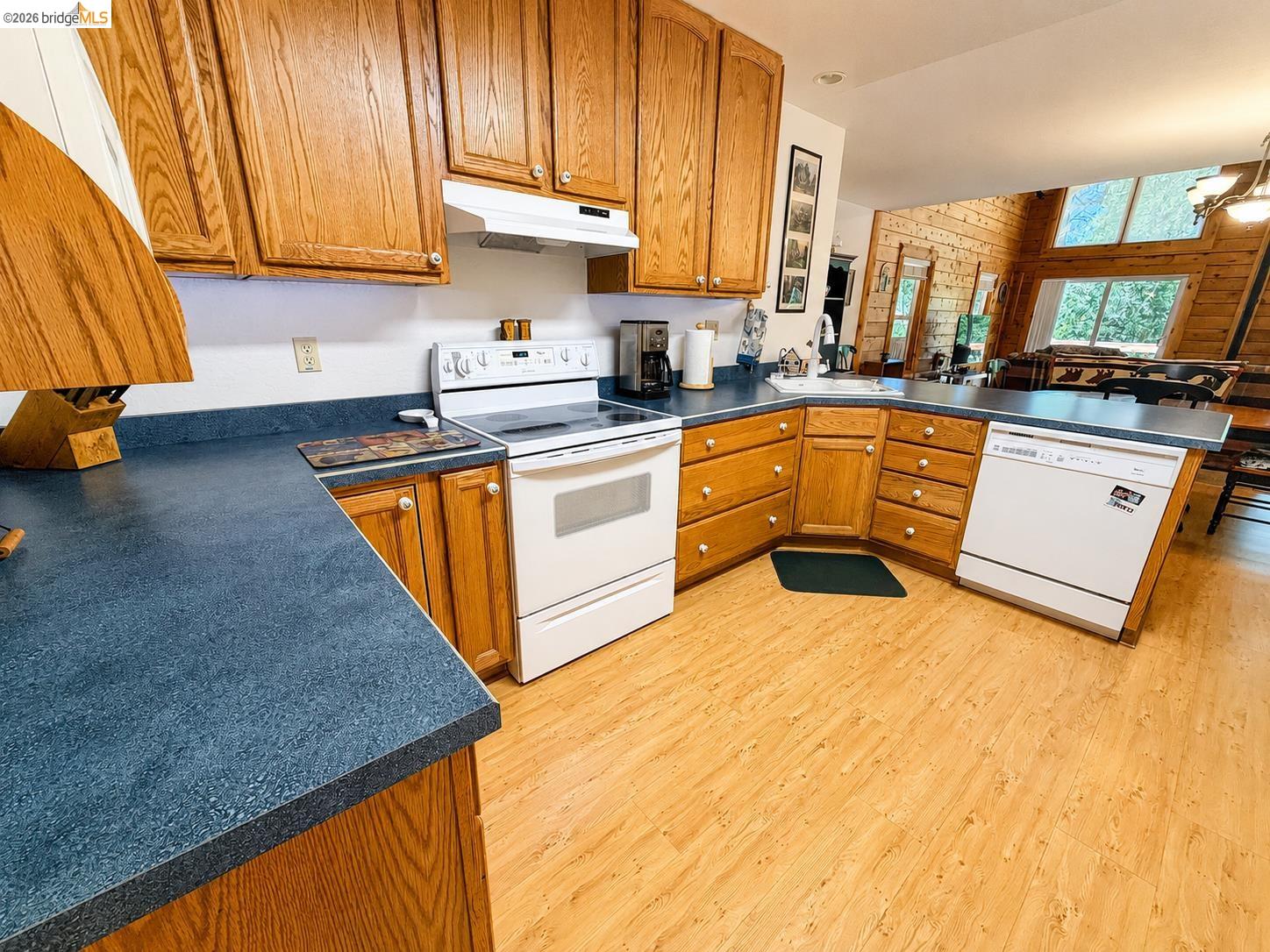 21181 Phoenix Lake Road Sonora, CA 95370 - Photo 18 of 34 Kitchen