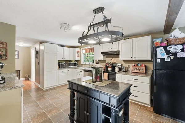 $379,900 | 22 Birch Street, West Brookfield, MA 01585