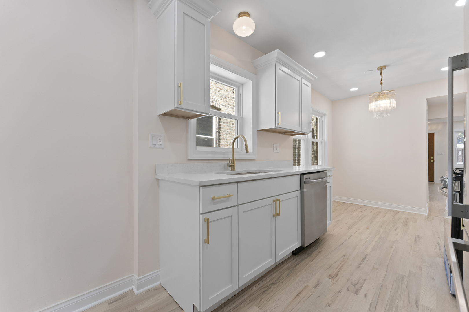 932 North Ridgeway Avenue Chicago, IL 60651 - Photo 11 of 34 Gallery Image 11