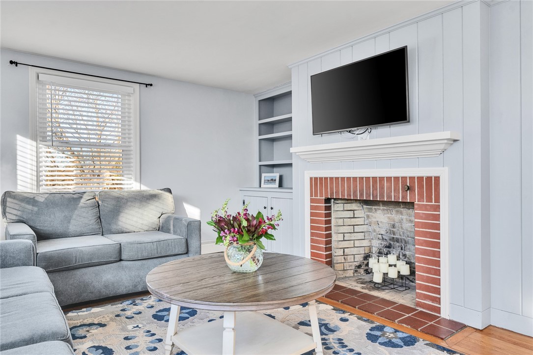 609 Point Judith Road Narragansett, RI 02882 - Photo 9 of 36