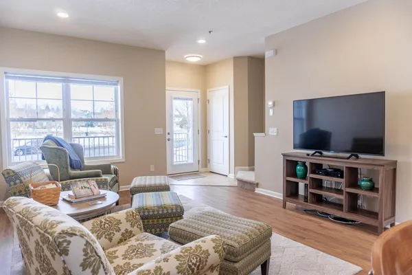 $2,300 | 2976 Clover Ridge Drive, Chaska, MN 55318