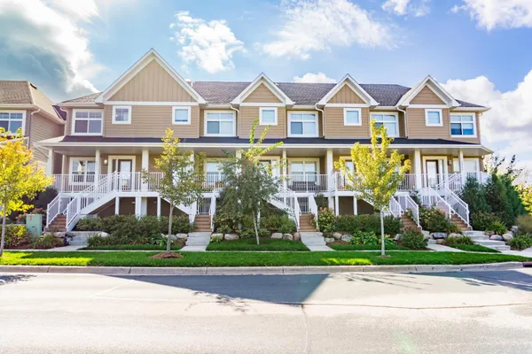 $2,300 | 2976 Clover Ridge Drive, Chaska, MN 55318