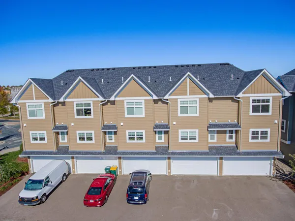 $2,300 | 2976 Clover Ridge Drive, Chaska, MN 55318