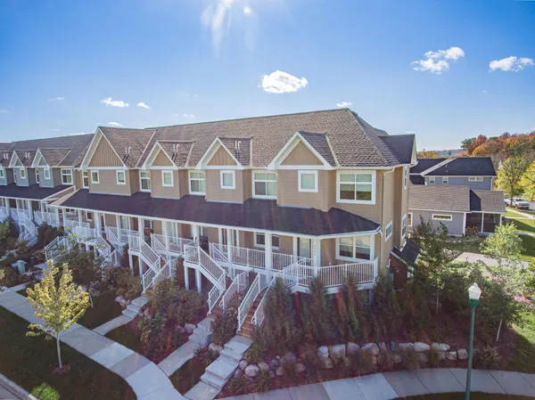 $2,300 | 2976 Clover Ridge Drive, Chaska, MN 55318