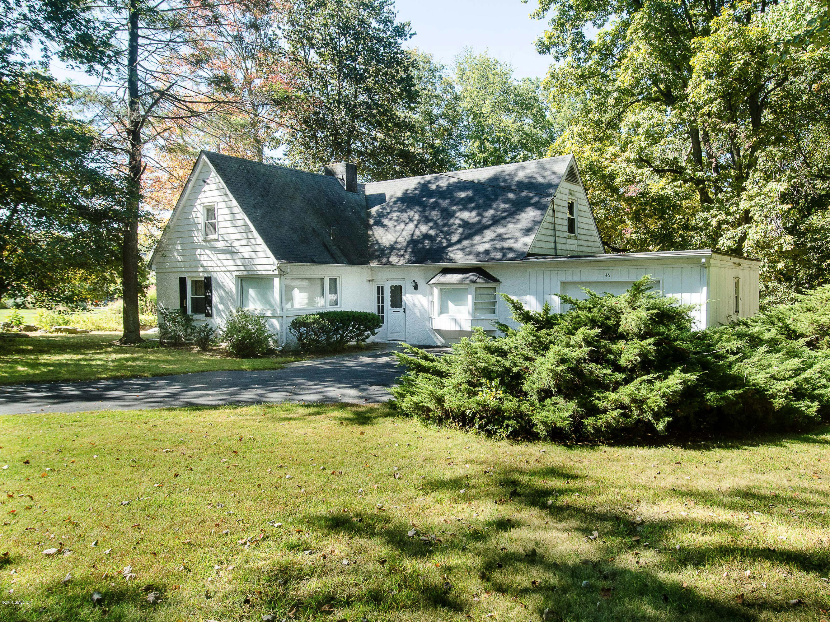 46 Bedford Road Greenwich, CT 06831 - Photo 1 of 7 Exterior front24HR_-9039