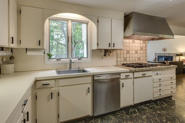 47 Spellman Road Westwood, MA 02090 - Photo 14 of 30 Gallery Image 14