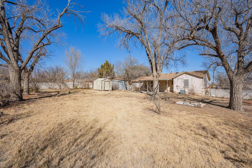1606 Tularosa Street Amarillo, TX 79102 - Photo 10 of 22 a view of a house with a snow