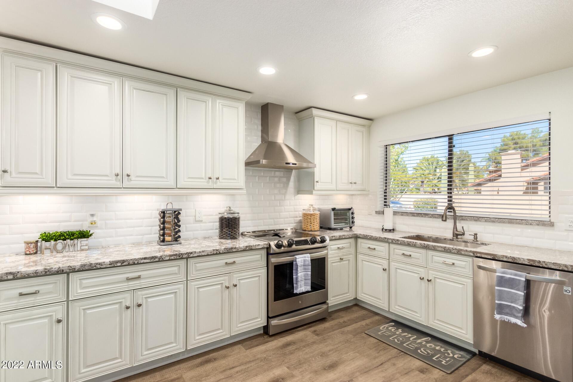 311 East Pinon Way Gilbert, AZ 85234 - Photo 12 of 31 11 - Pinon