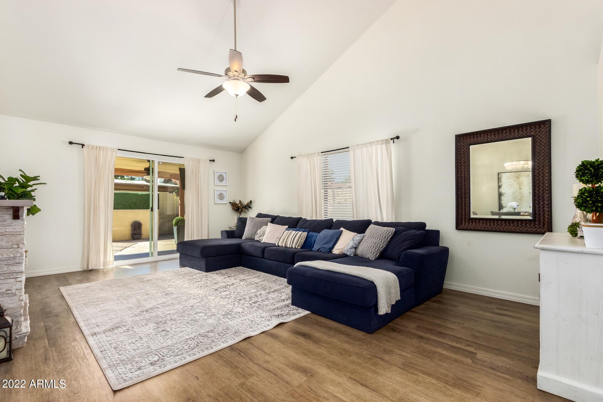 311 East Pinon Way Gilbert, AZ 85234 - Photo 7 of 31 06 - Pinon