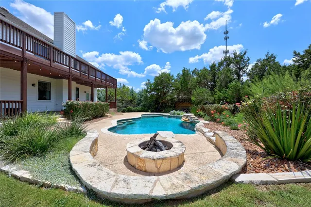 $725,000 | 101 Quarry Bluff Cove, Liberty Hill, TX 78642