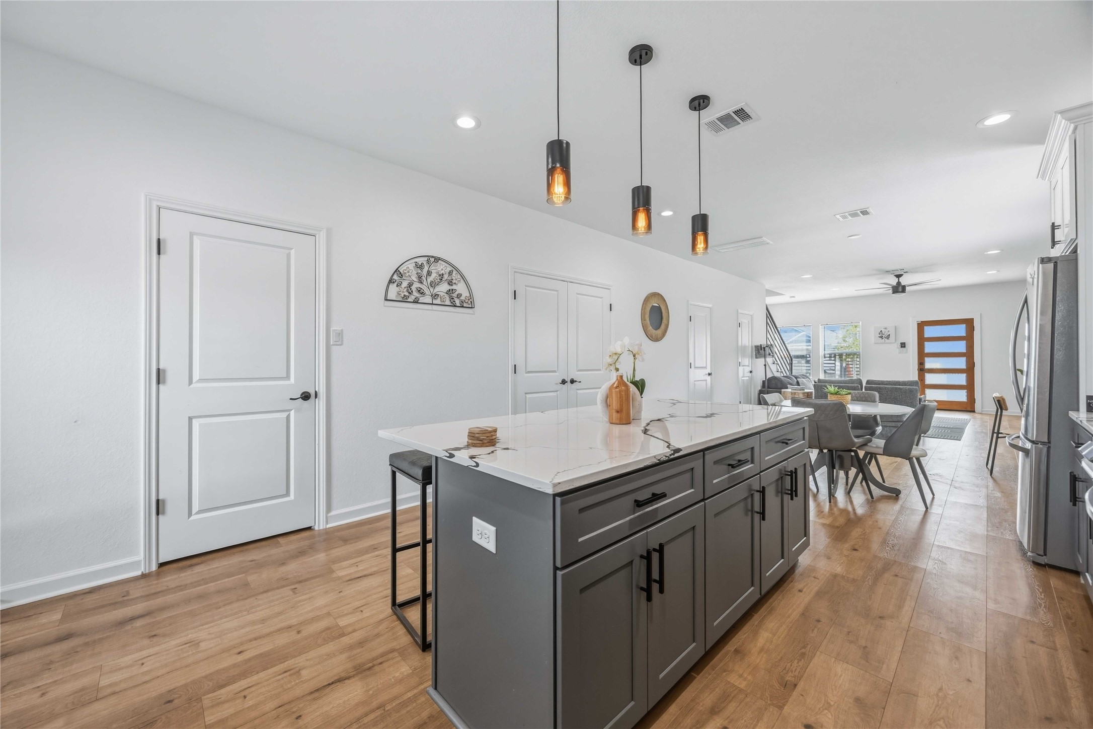 6130 Conley Street, Unit A Houston, TX 77021 - Photo 13 of 30 a kitchen with a stove and a table