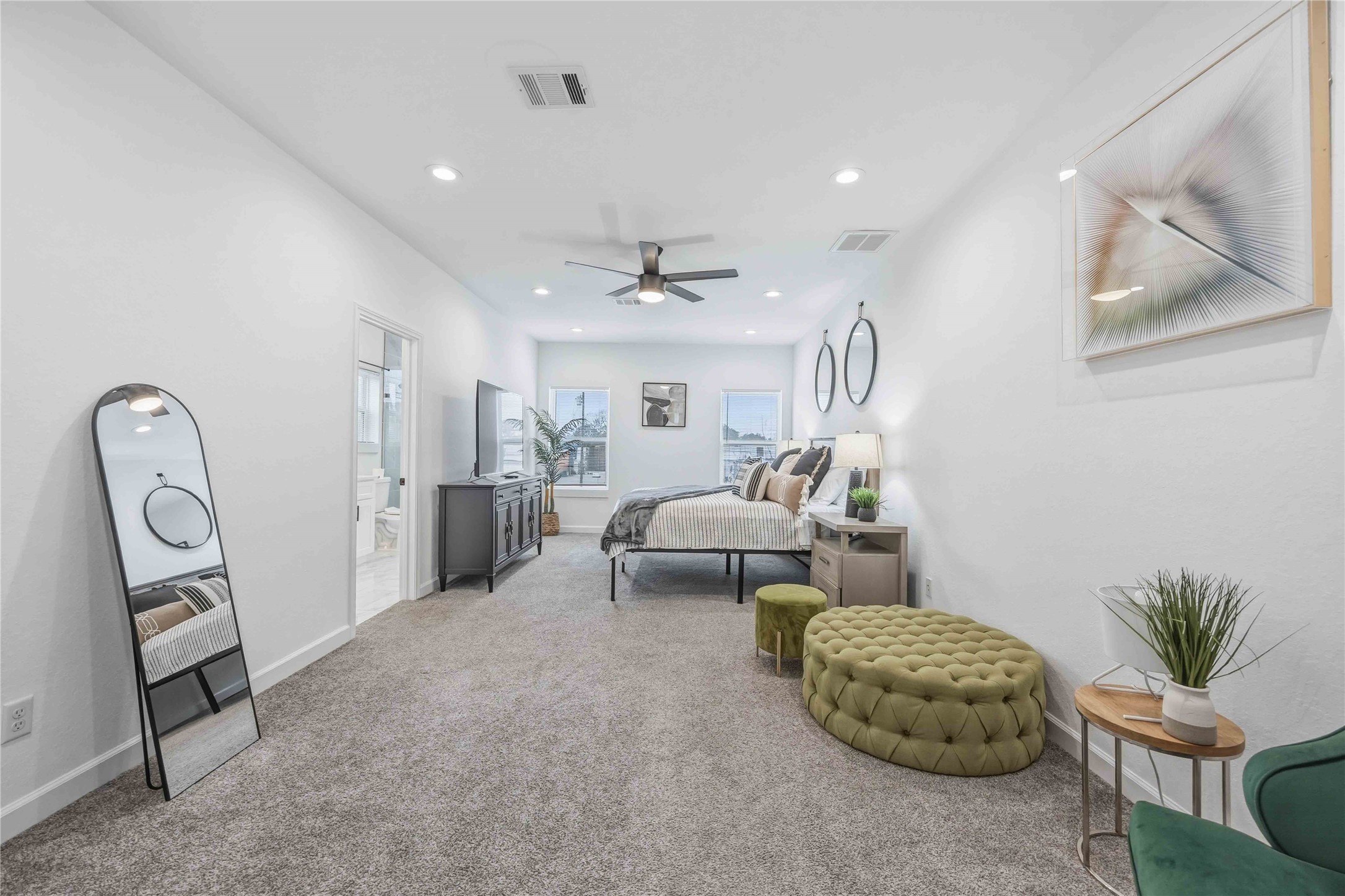 6130 Conley Street, Unit A Houston, TX 77021 - Photo 21 of 30 a living room with furniture