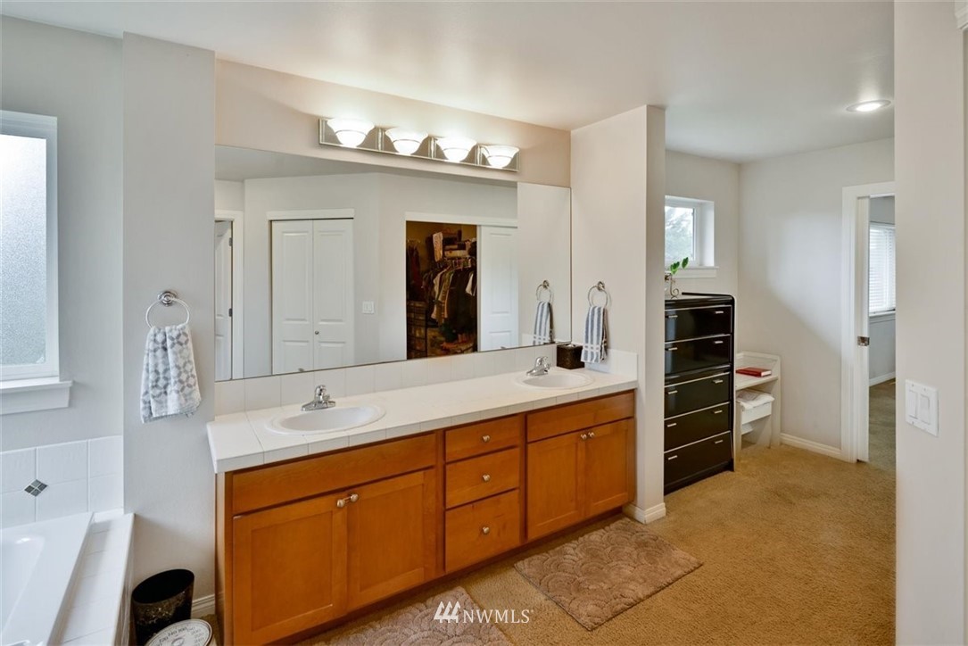 5304 Northeast 3rd Street Renton, WA 98059 - Photo 14 of 24