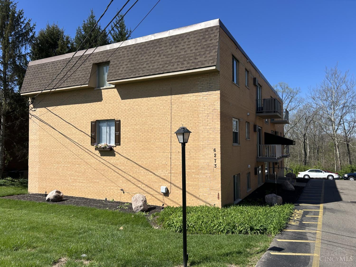 6285 Cheviot Road Cincinnati, OH 45247 - Photo 5 of 17