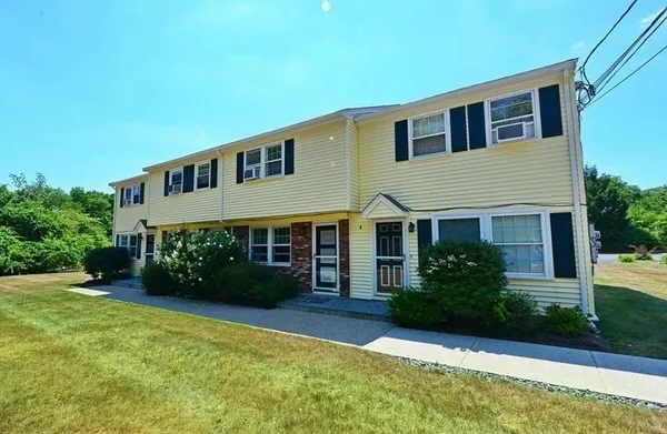 $2,500 | 4 George Street, Unit 3, Plainville, MA 02762