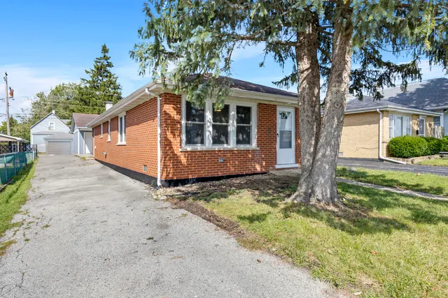 $224,900 | 97 West 29th Street, South Chicago Heights, IL 60411