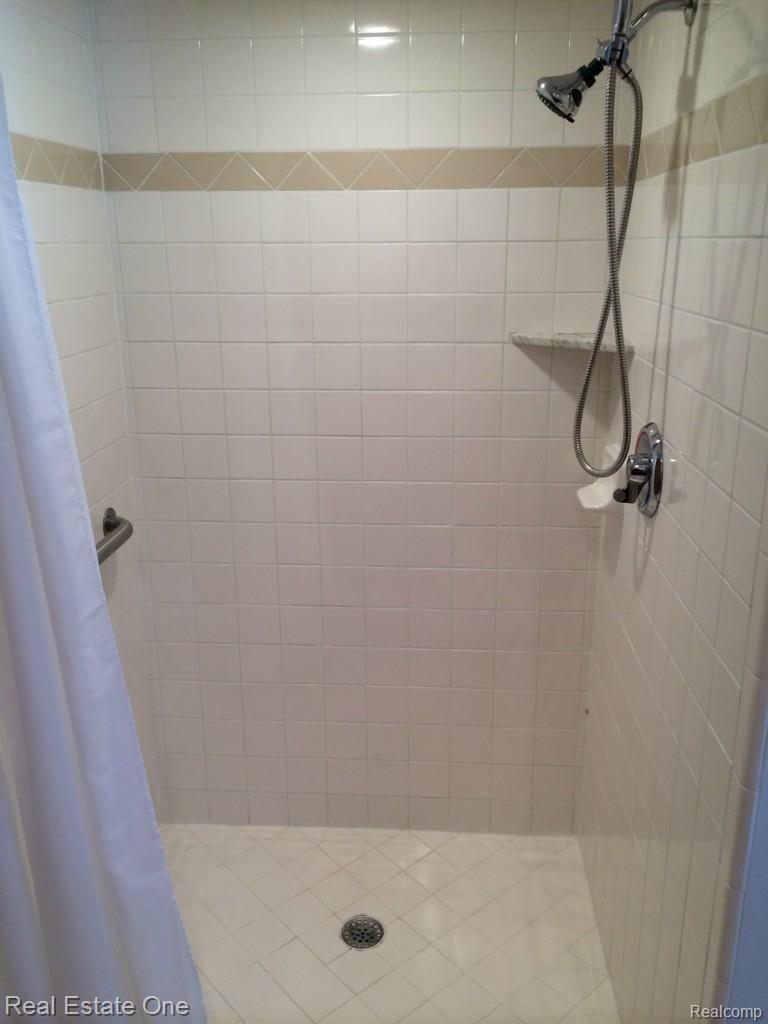 5946 Donaldson Road Troy, MI 48085 - Photo 32 of 53 IMG_4400.jpg
