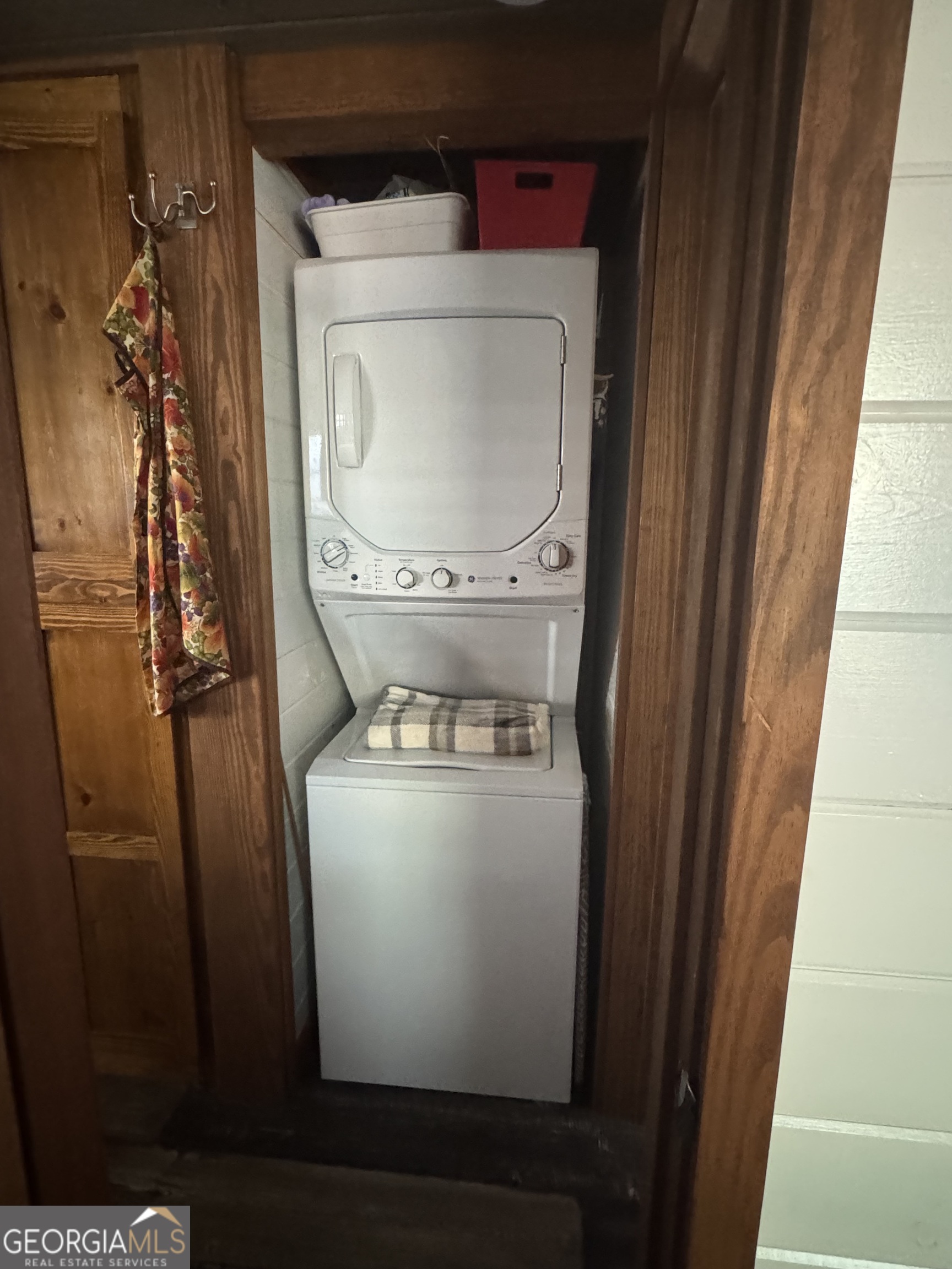 4960 Laurel Lodge Road Clarkesville, GA 30523 - Photo 12 of 21 a utility room with dryer and washer