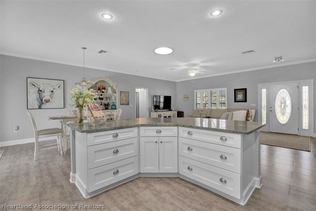 2006 Van Pelt Road Sebring, FL 33870 - Photo 5 of 35 Gallery Image 5