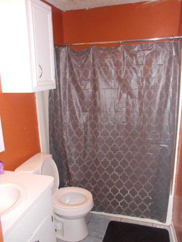 18812 Crocker Lane Foley, AL 36535 - Photo 7 of 14 Bathroom