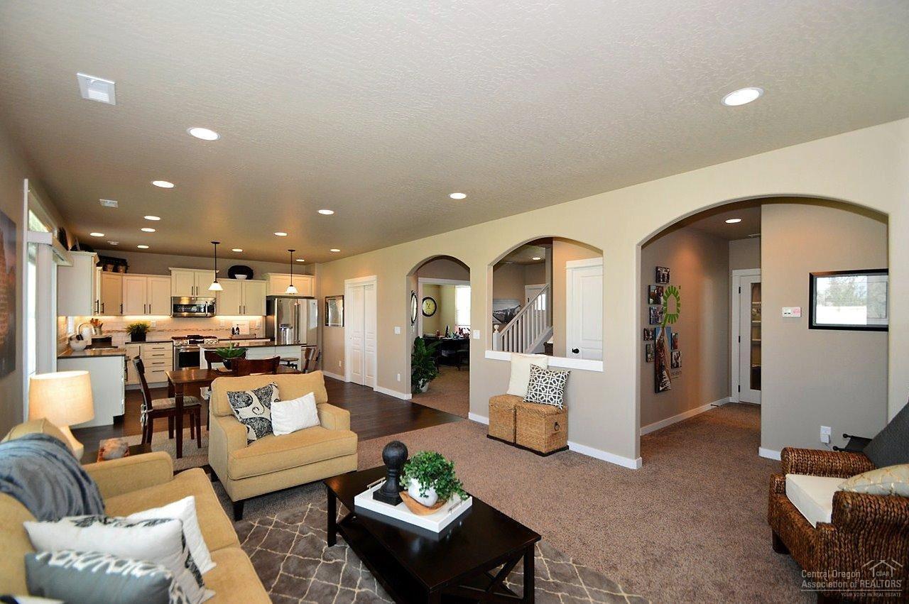 61809 Azalia Place Bend, OR 97702 - Photo 6 of 20 Home will be similar to photo/rendering