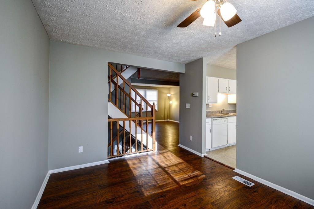 2887 Royal Path Court Decatur, GA 30030 - Photo 8 of 31