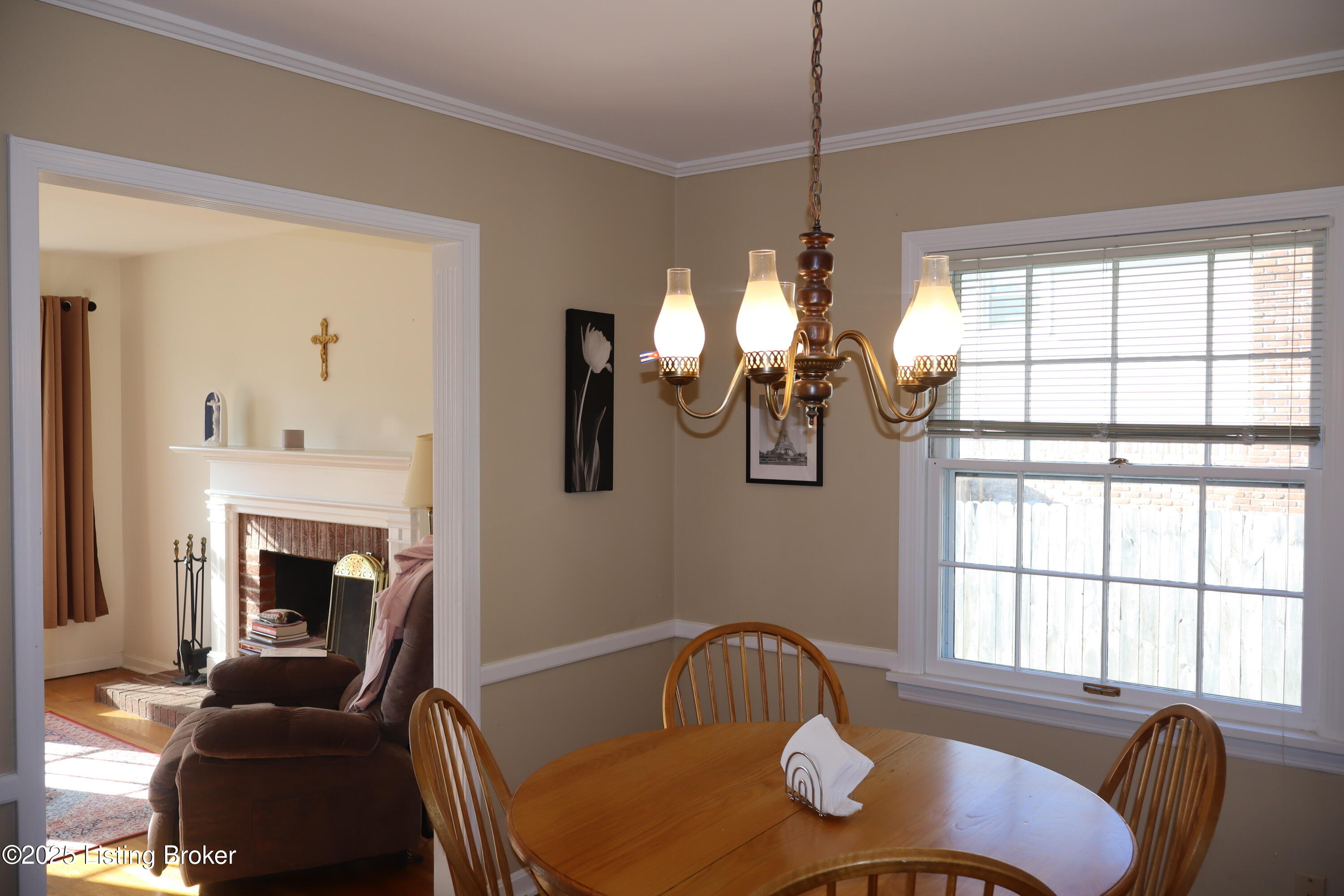 1933 Buttonwood Road Louisville, KY 40222 - Photo 6 of 37 IMG_0569