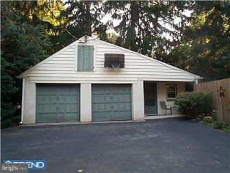 90 Summit Road Malvern, PA 19355 - Photo 8 of 12 Garage