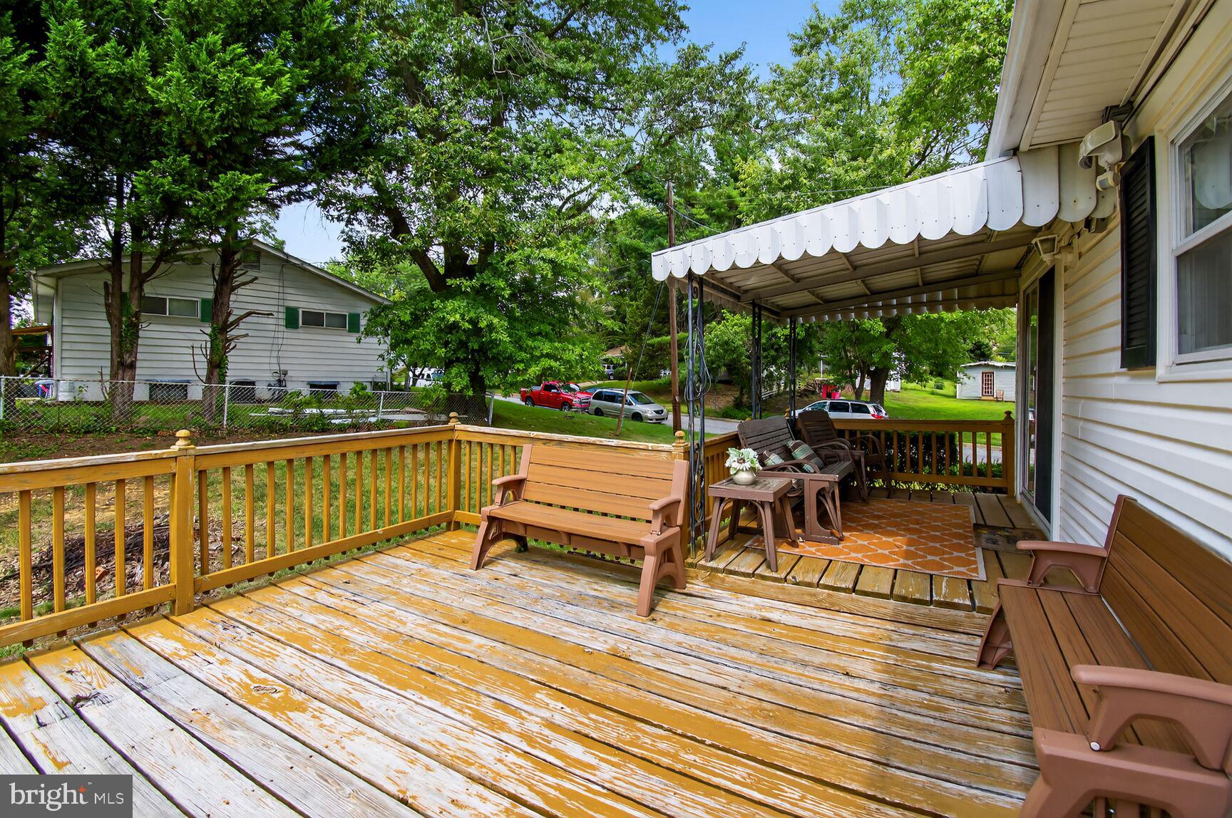 6801 Trowbridge Place Fort Washington, MD 20744 - Photo 25 of 30 a view of a patio with a table chairs and a couches