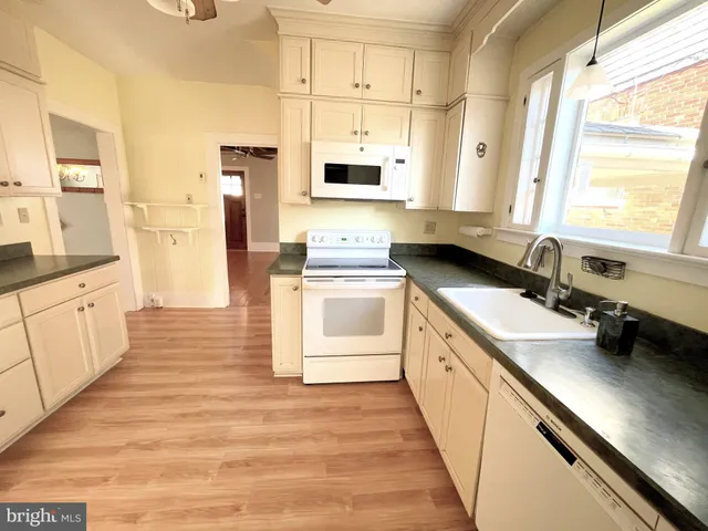 $430,000 | 17 East Leicester Street, Winchester, VA 22601