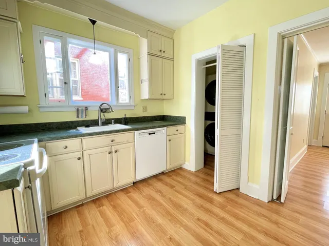 $430,000 | 17 East Leicester Street, Winchester, VA 22601